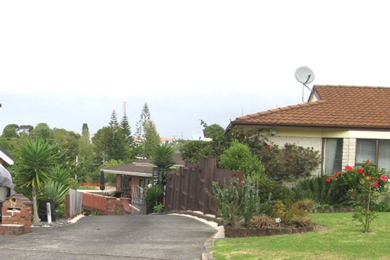 Photo of property in 17 Tatyana Place, Massey, Auckland, 0614