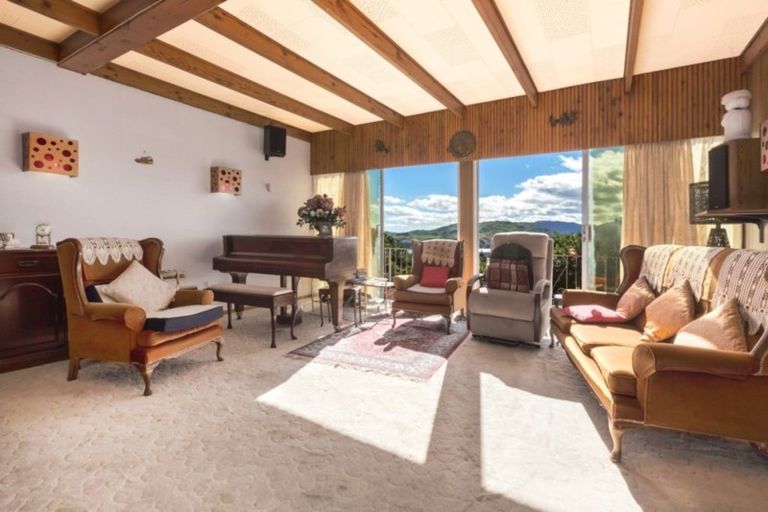 Photo of property in 7 Kenef Road, Paremata, Porirua, 5024