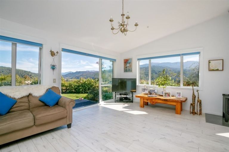 Photo of property in 130 Mytton Heights, Motueka, 7196