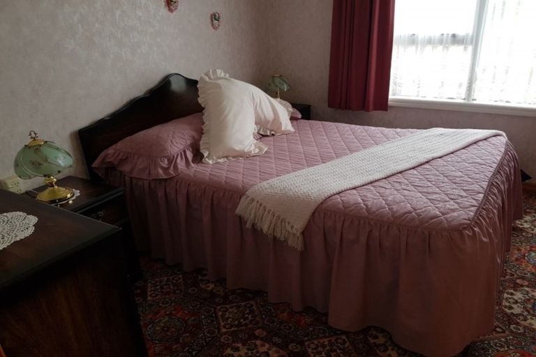 Photo of property in 22 Roebuck Street, Westport, 7825