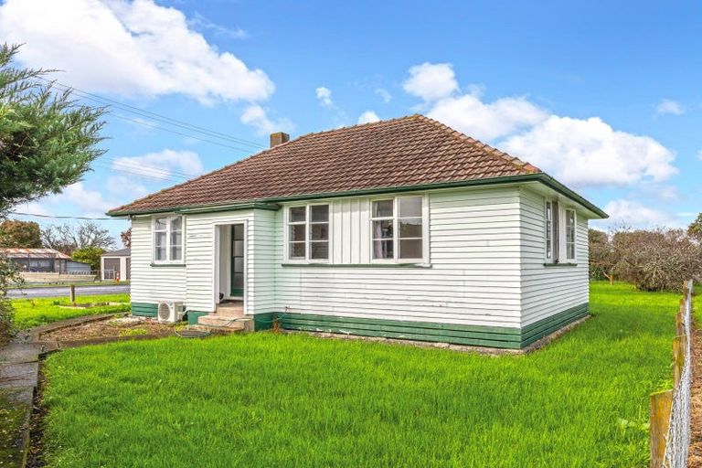 Photo of property in 97 Orchard West Road, Ngatea, 3503