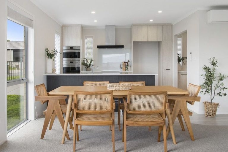 Photo of property in 17 Te Kaka Place, Omokoroa, 3114