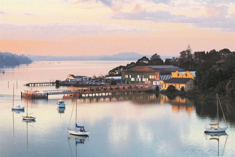 Photo of property in 4/35 Marine Parade, Hobsonville, Auckland, 0616