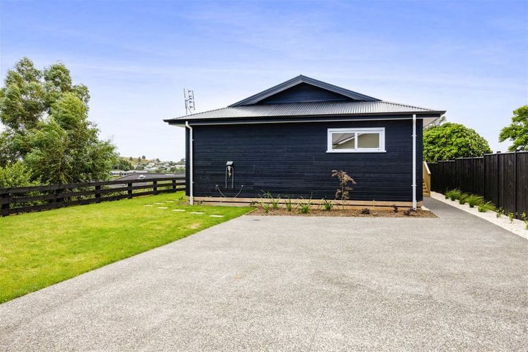 Photo of property in 22 Maple Crescent, Whalers Gate, New Plymouth, 4310