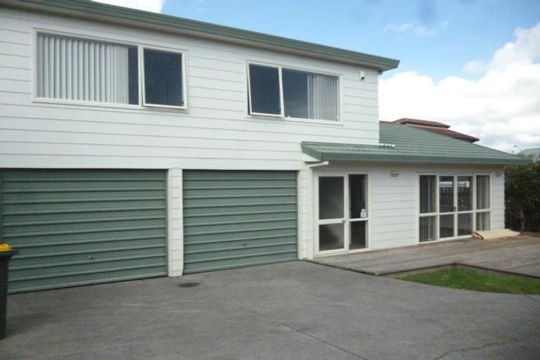 Photo of property in 1/3 Tomintoul Place, Highland Park, Auckland, 2010