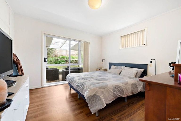 Photo of property in 48 Captain Scott Road, Glen Eden, Auckland, 0602