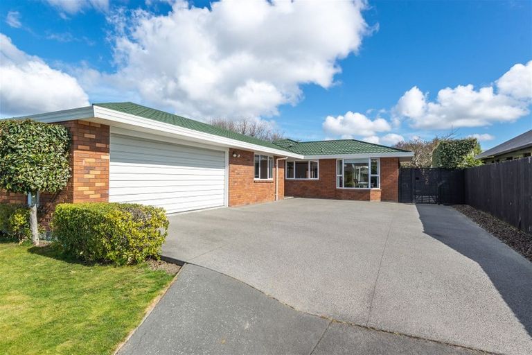 Photo of property in 46 Regency Crescent, Redwood, Christchurch, 8051
