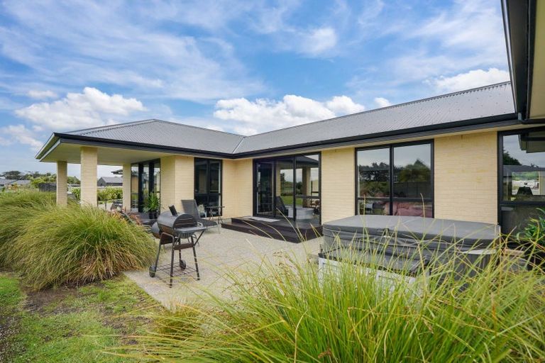 Photo of property in 14 Kakariki Way, Otatara, Invercargill, 9879