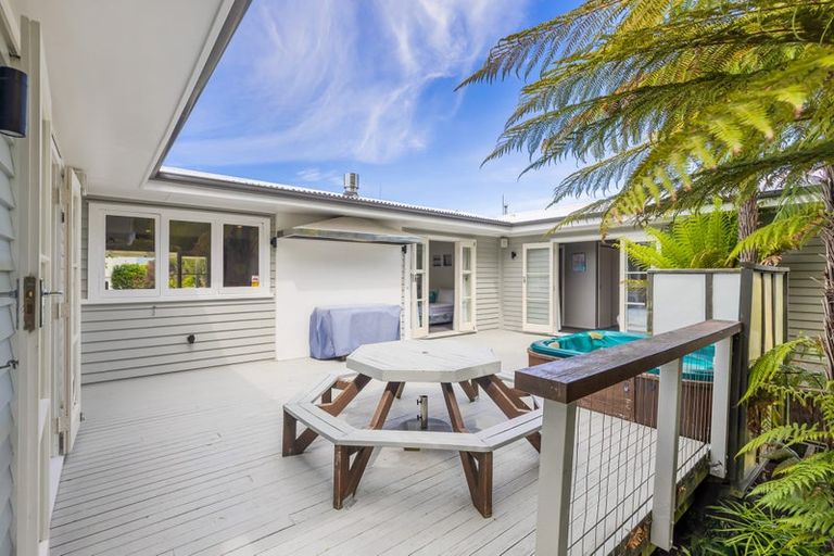 Photo of property in 2 Alberta Street, Acacia Bay, Taupo, 3330