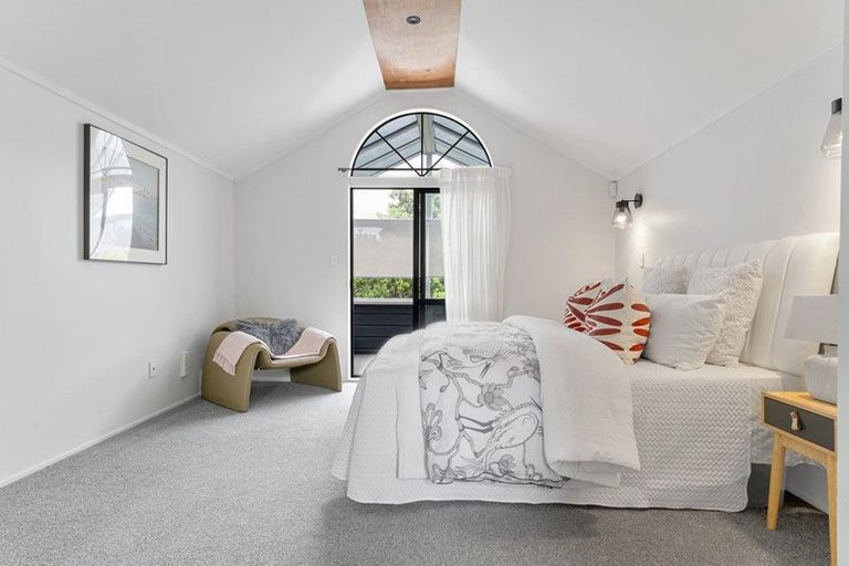 Photo of property in 2/51 John Gill Road, Shelly Park, Auckland, 2014