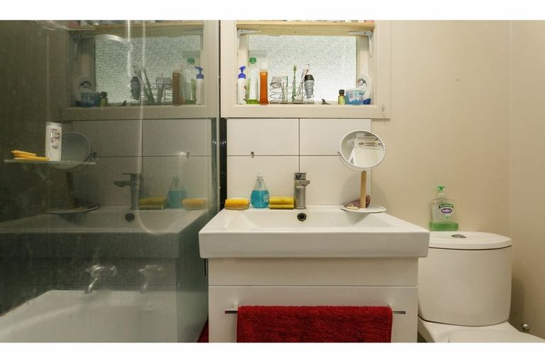 Photo of property in 37 Te Rangitautahanga Road, Turangi, 3334