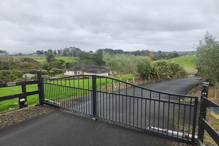Photo of property in 94c Pomona Road, Kumeu, 0891