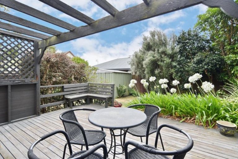 Photo of property in 101 Waratah Street, Avondale, Christchurch, 8061