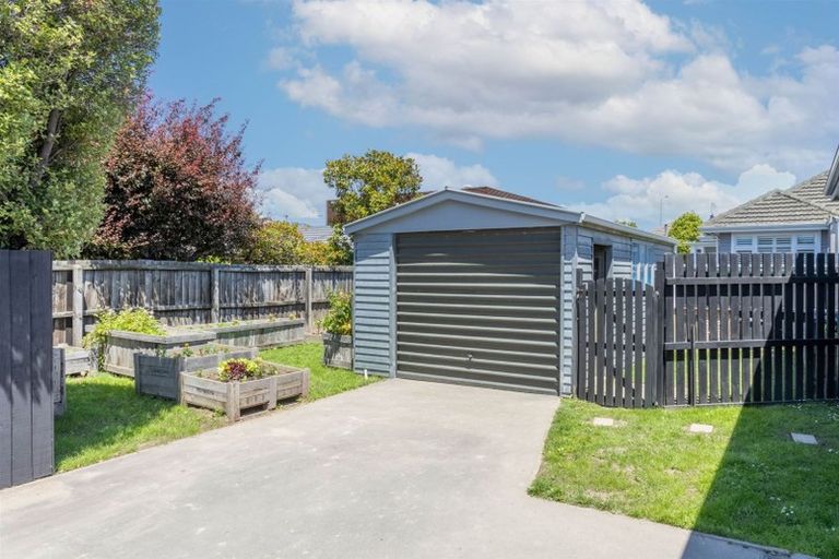 Photo of property in 214 Knowles Street, St Albans, Christchurch, 8052
