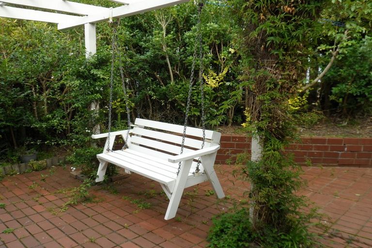 Photo of property in 6 Canterbury Street, Karori, Wellington, 6012