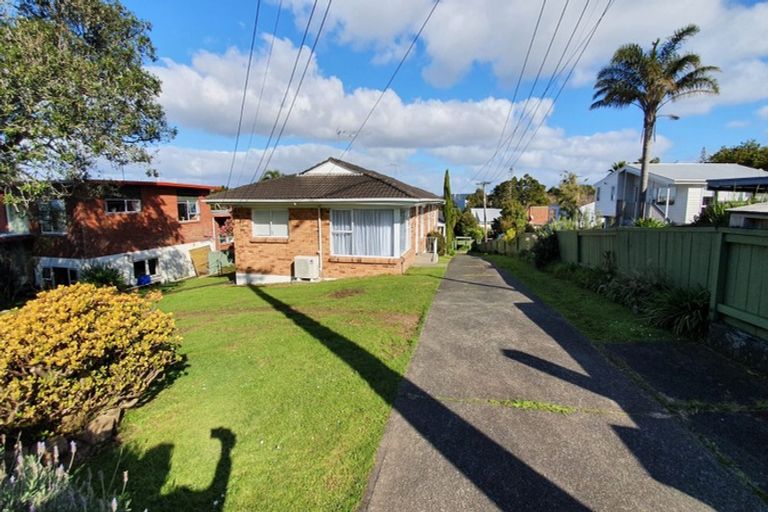 Photo of property in 1/242 Onewa Road, Birkenhead, Auckland, 0626
