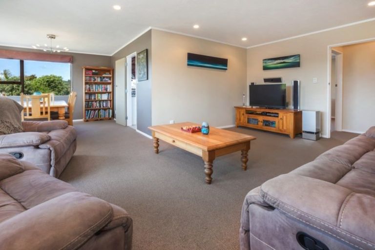 Photo of property in 9 Longitude Place, Whitby, Porirua, 5024