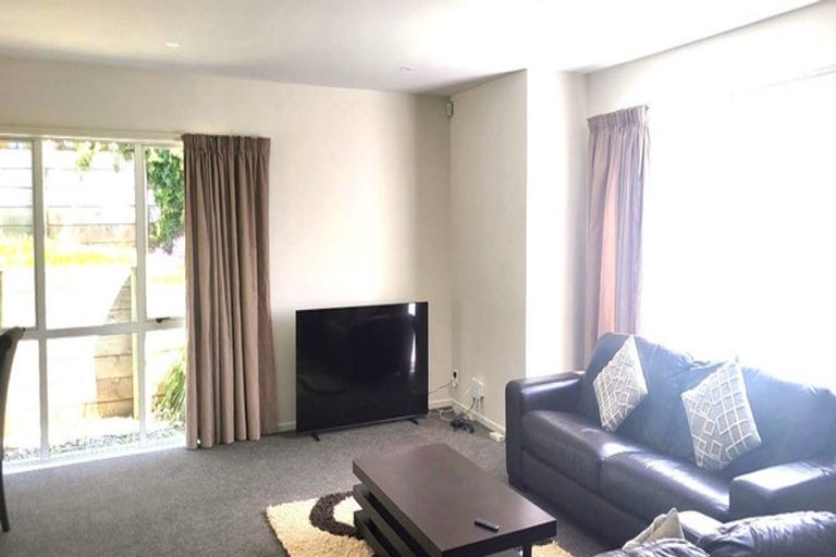 Photo of property in 48 Tongariro Drive, Aotea, Porirua, 5024