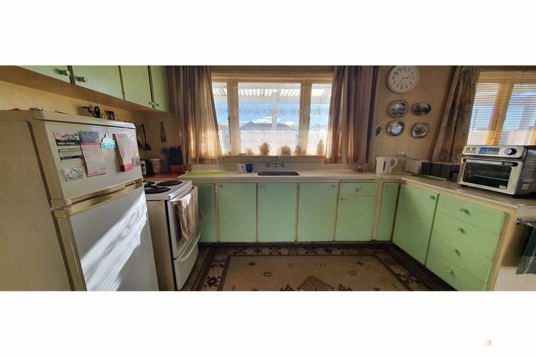 Photo of property in 5 Edward Street, Waimate, 7924