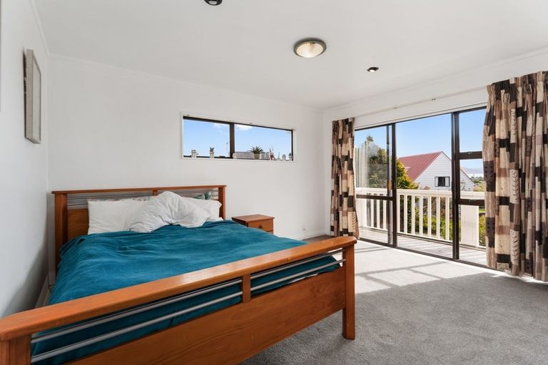 Photo of property in 30 Frimley Terrace, Waikanae Beach, Waikanae, 5036