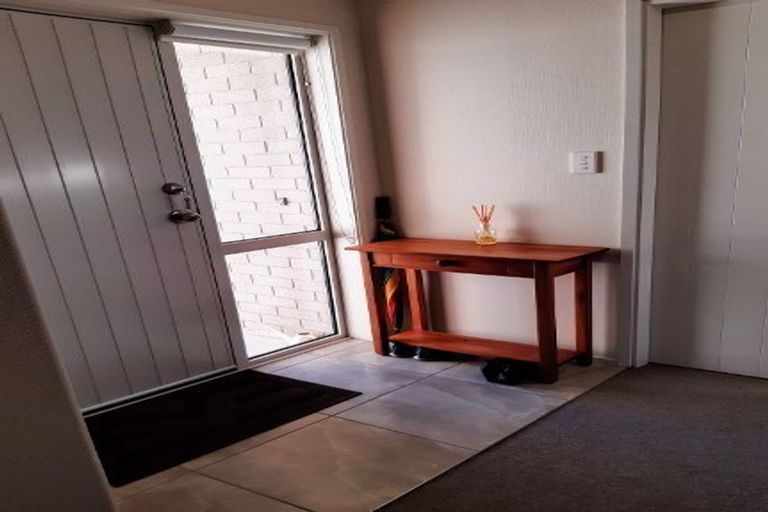 Photo of property in 33 Whakatomo Place, Havelock North, 4130