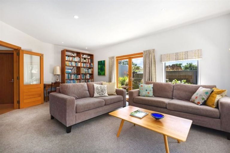 Photo of property in 363 Muritai Road, Eastbourne, Lower Hutt, 5013
