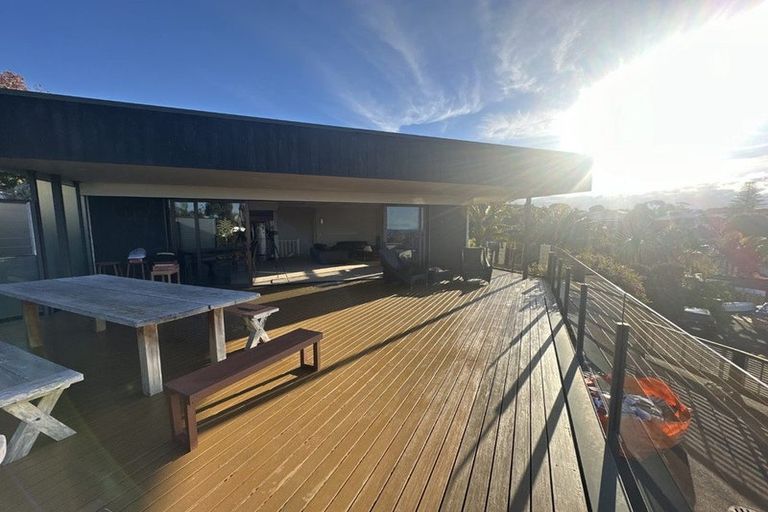 Photo of property in 8a Taumata Road, Castor Bay, Auckland, 0620