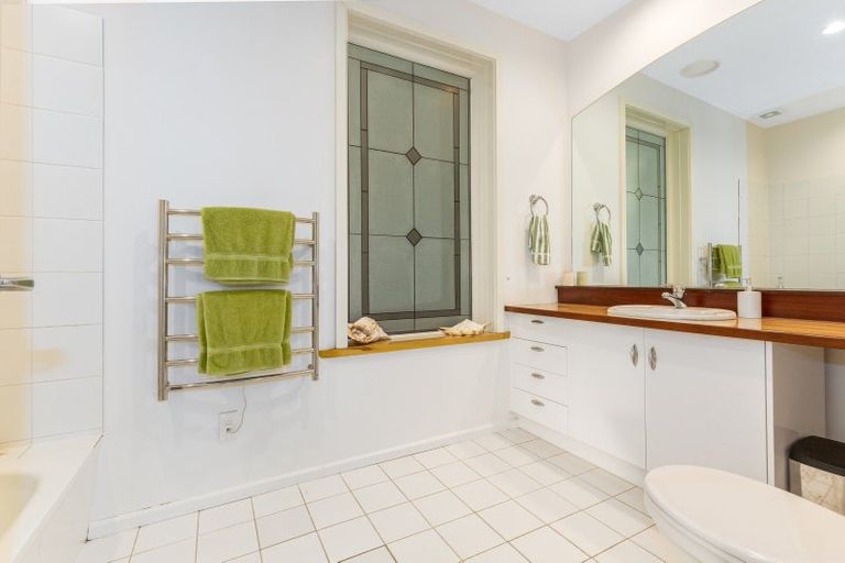 Photo of property in 20 Grafton Road, Roseneath, Wellington, 6011