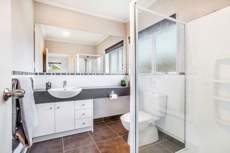 Photo of property in 34 Stranraer Crescent, Wattle Downs, Auckland, 2103