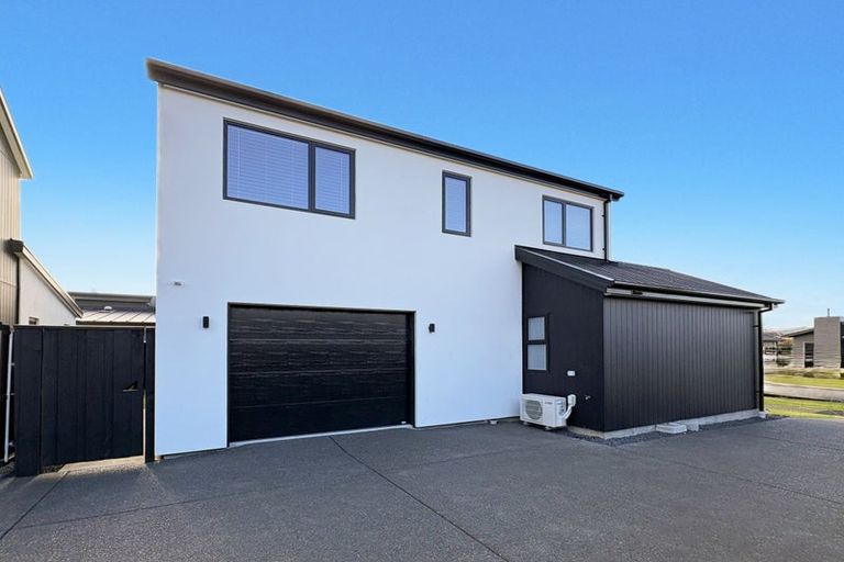 Photo of property in 8 Phelan Place, Aidanfield, Christchurch, 8025