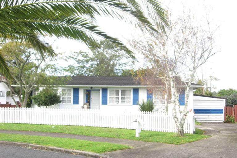 Photo of property in 17 Medina Place, Half Moon Bay, Auckland, 2012