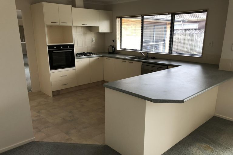 Photo of property in 35 Huntington Drive, Huntington Park, Auckland, 2013