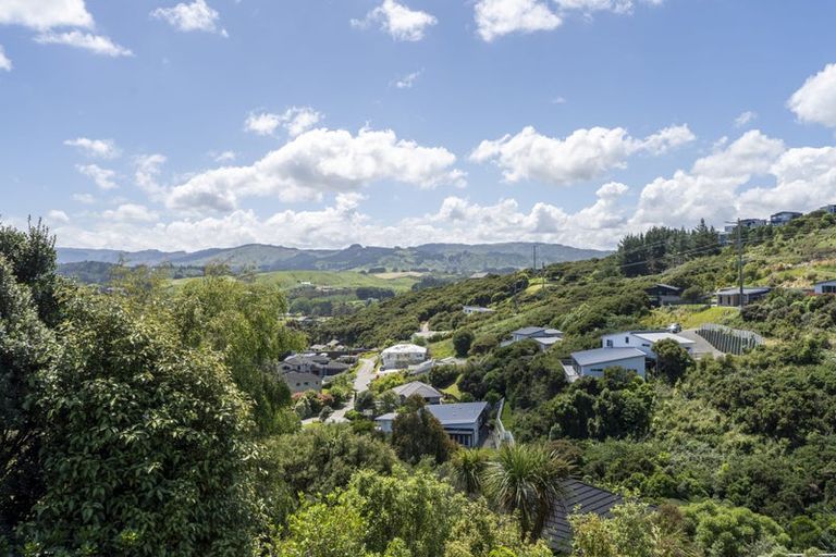 Photo of property in 27 Endeavour Drive, Whitby, Porirua, 5024