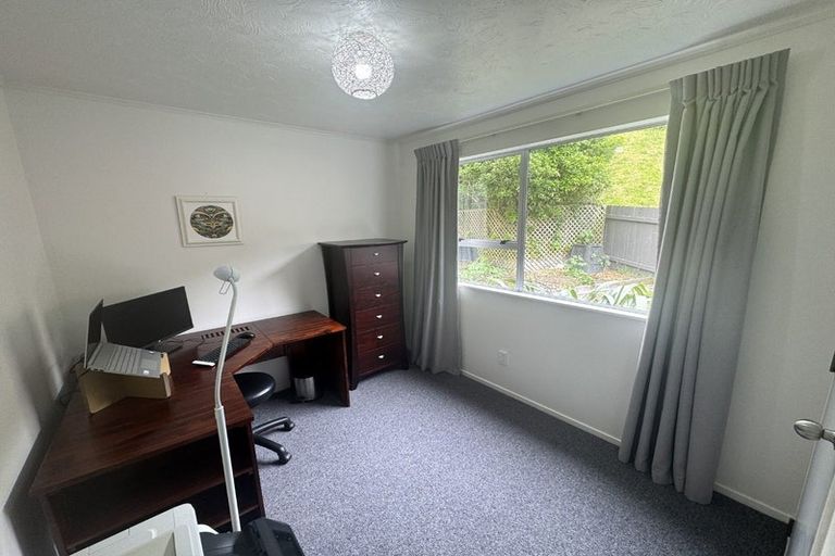 Photo of property in 56 Hathaway Avenue, Karori, Wellington, 6012