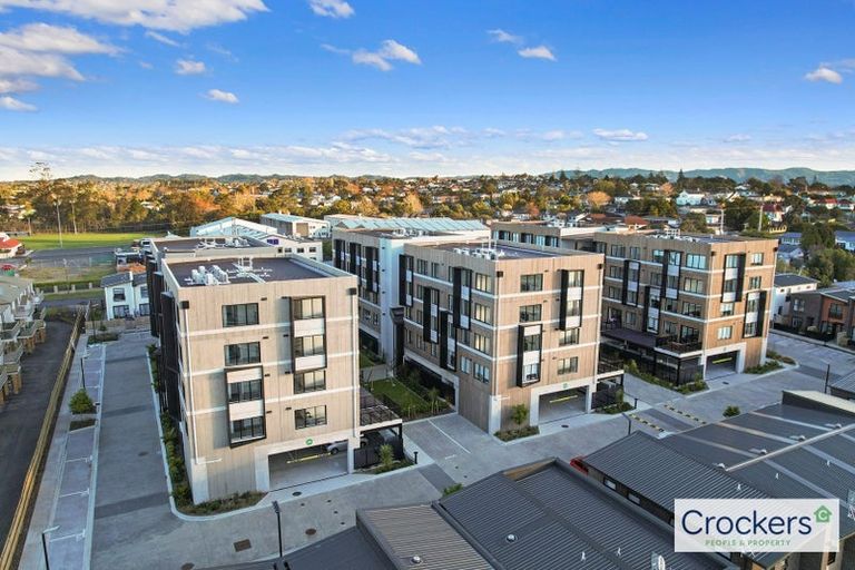 Photo of property in 150 Mcleod Road, Te Atatu South, Auckland, 0610