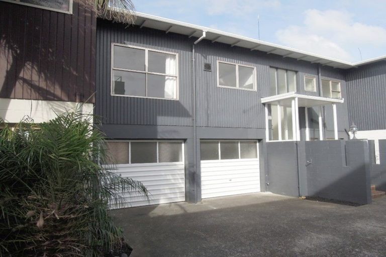 Photo of property in 2/3 Rahopara Street, Castor Bay, Auckland, 0620