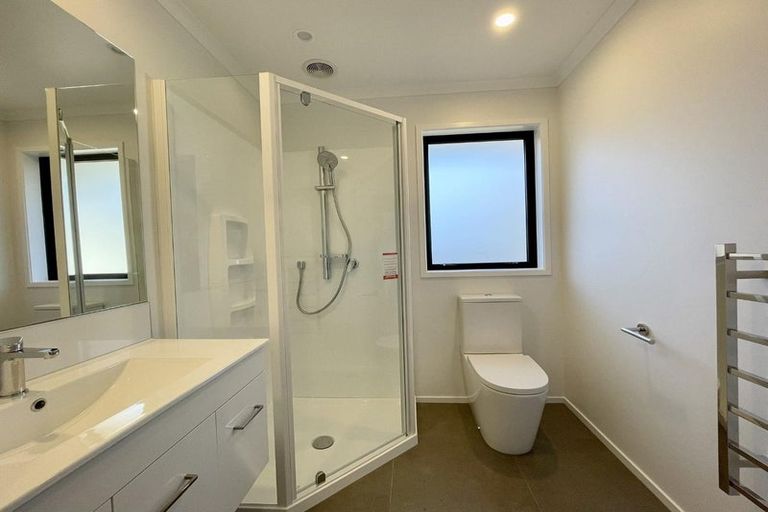 Photo of property in 25a Woodleigh Street, Frankleigh Park, New Plymouth, 4310