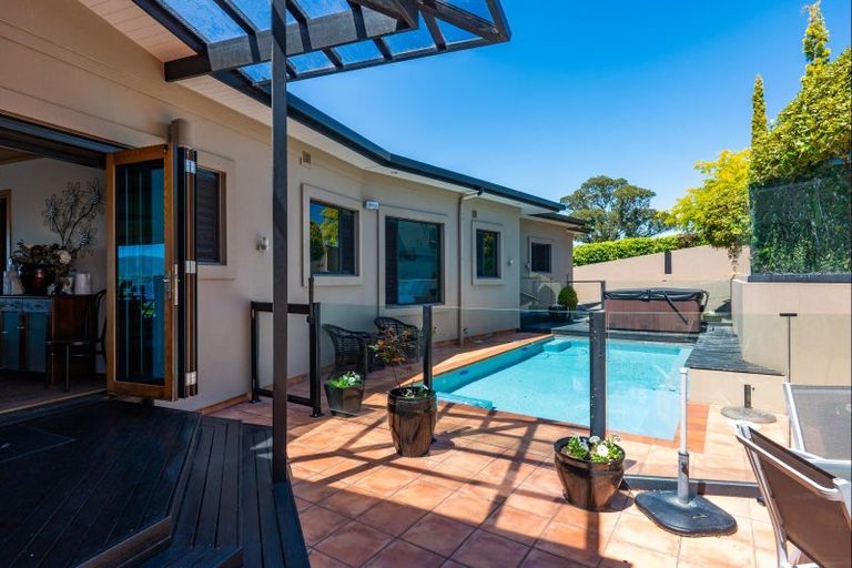 Photo of property in 809 Acacia Bay Road, Acacia Bay, Taupo, 3330