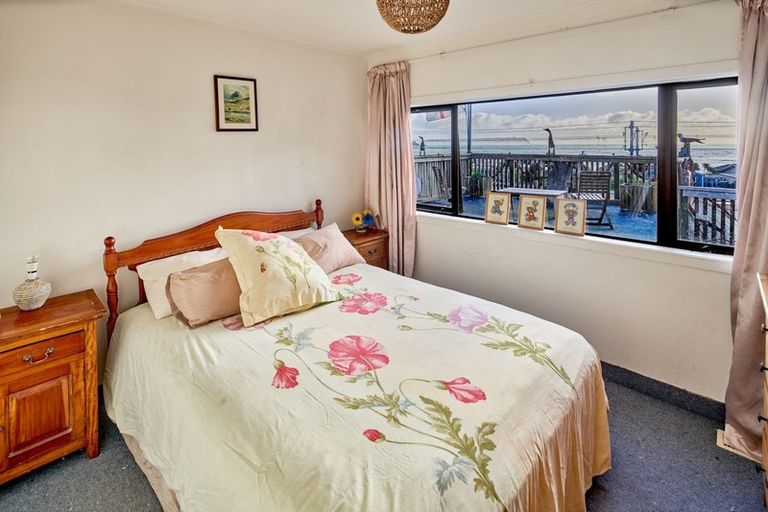 Photo of property in 176 Saint Andrews Road, Plimmerton, Porirua, 5026