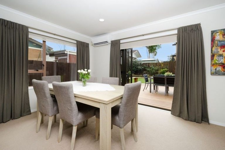 Photo of property in 2 Matuhi Rise, Henderson, Auckland, 0612