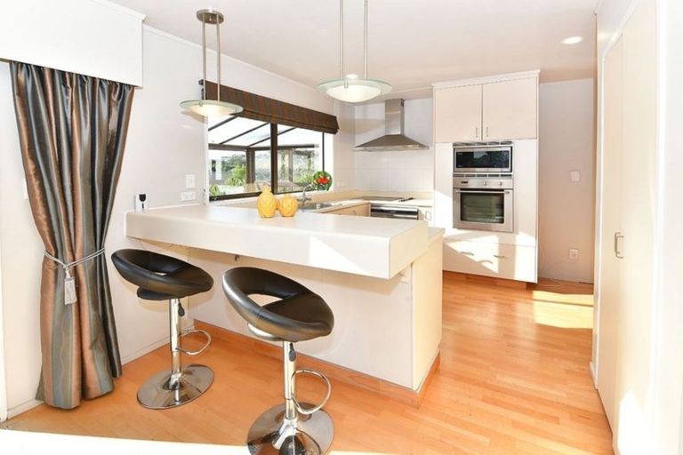 Photo of property in 3 Elgin Place, Red Beach, 0932