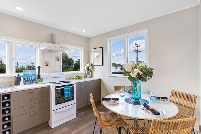 Photo of property in 223 Sturges Road, Henderson, Auckland, 0612