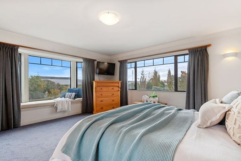 Photo of property in 14 Glasnevin Drive, Casebrook, Christchurch, 8051