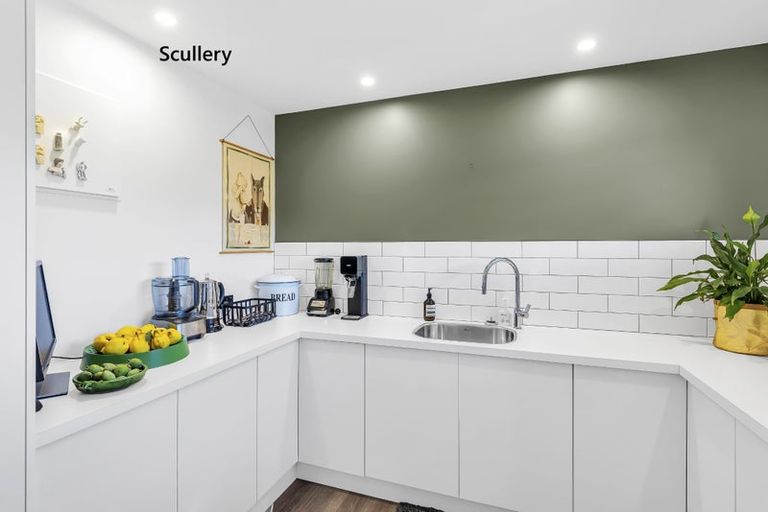 Photo of property in 1037 State Highway 1, Te Horo, Otaki, 5581