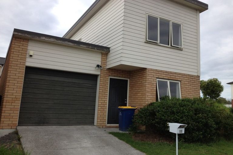 Photo of property in 35 Brashier Circle, Sunnyvale, Auckland, 0612