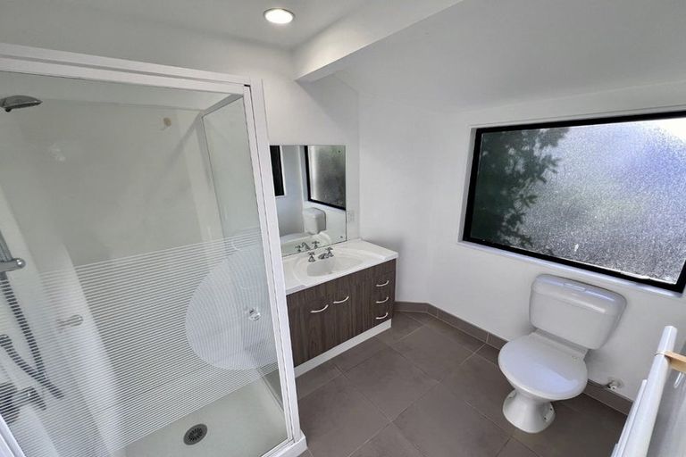 Photo of property in 1/3 Albany Highway, Unsworth Heights, Auckland, 0632