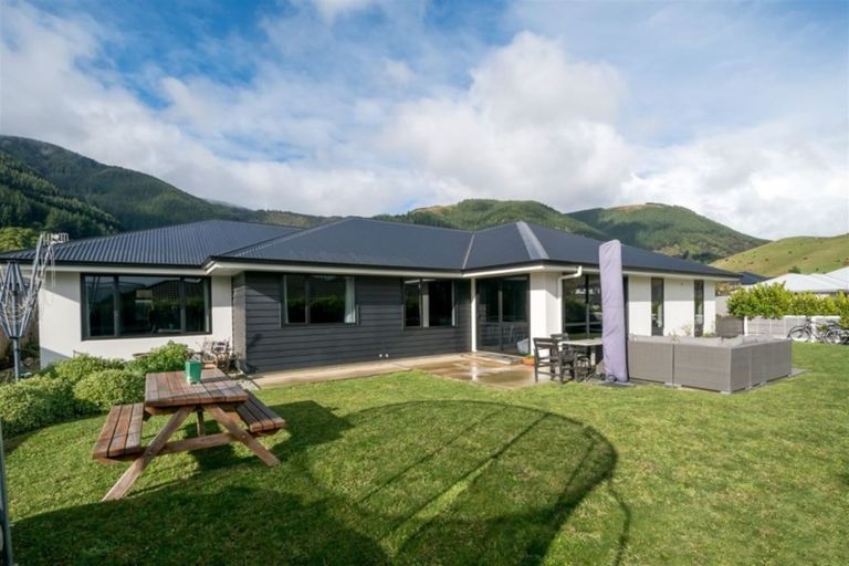 Photo of property in 25 Sanctuary Drive, Stoke, Nelson, 7011