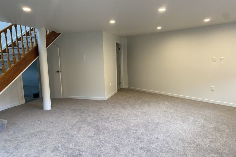 Photo of property in 33 Aronia Way, Goodwood Heights, Auckland, 2105