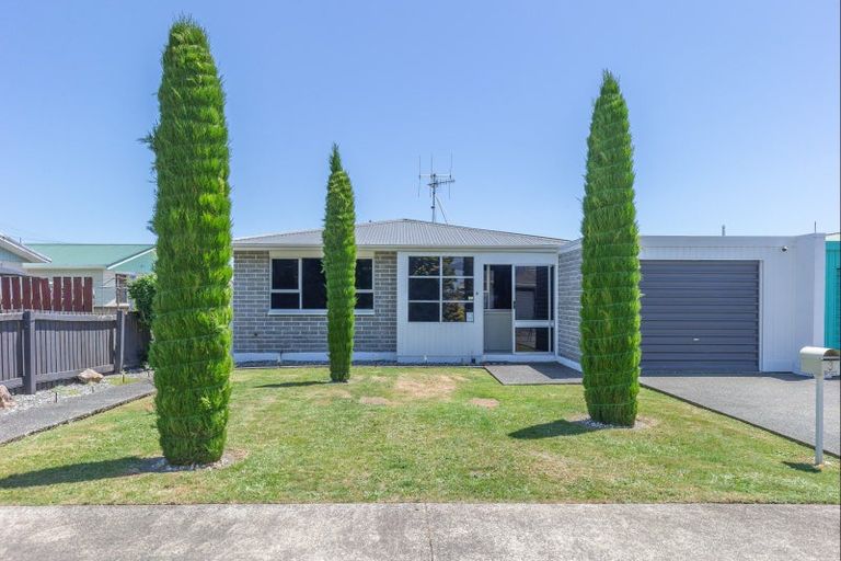 Photo of property in 3 Guildford Street, Levin, 5510