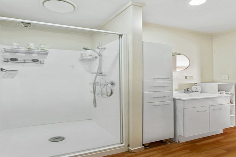 Photo of property in 325/26 Morningside Drive, Morningside, Auckland, 1025